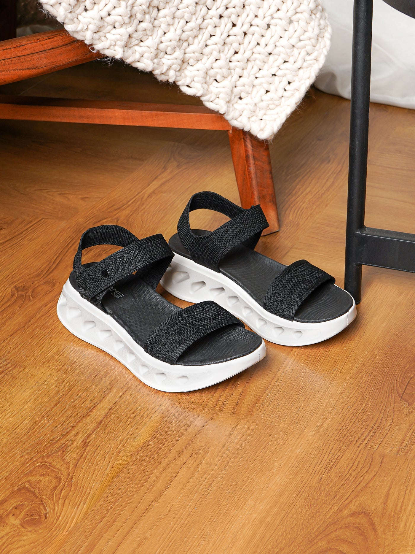 Helton Comfort Sandals